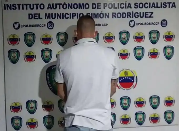 ¡POR AGRESIÓN Y PORTE ILÍCITO DE ARMAS! Detienen al futbolista Charlis Ortiz