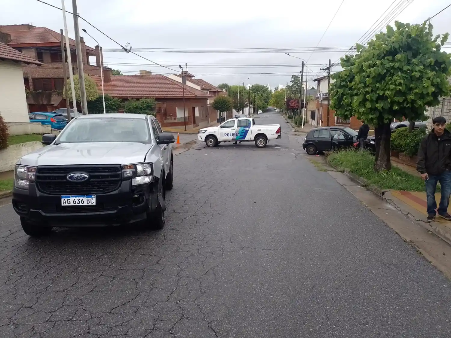 Un auto y una camioneta chocaron en Ituzaingó y Santa María de Oro