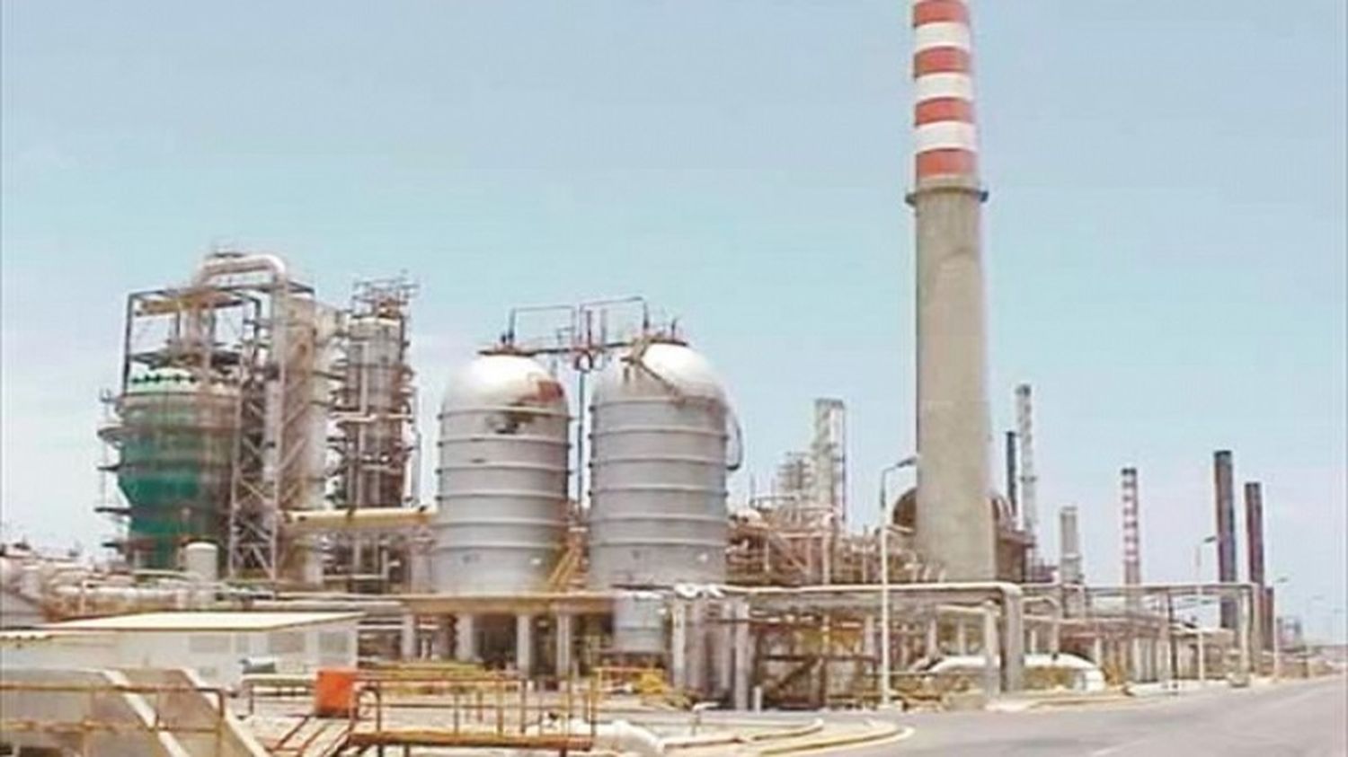 A CAMBIO DE ORO: Irán vende catalizadores a Venezuela para mejorar producción de gasolina