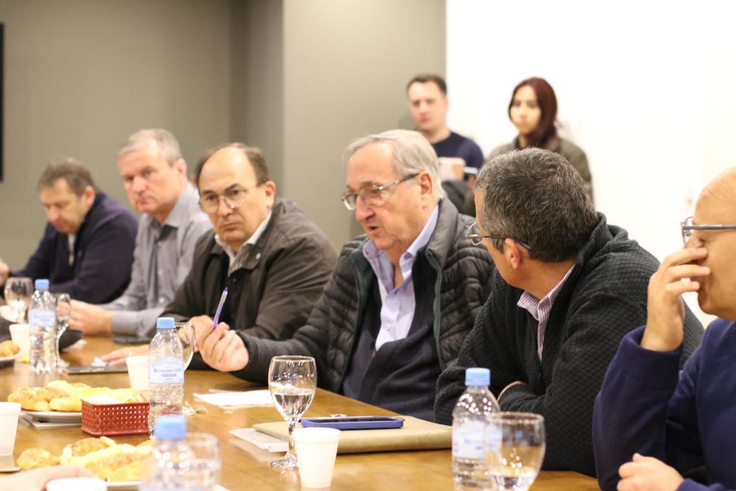 El intendente Miguel Lunghi, presente en la última reunión del foro.