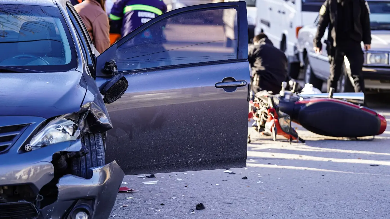 Un motociclista fue trasladado al hospital tras un choque en calle 63 y 52