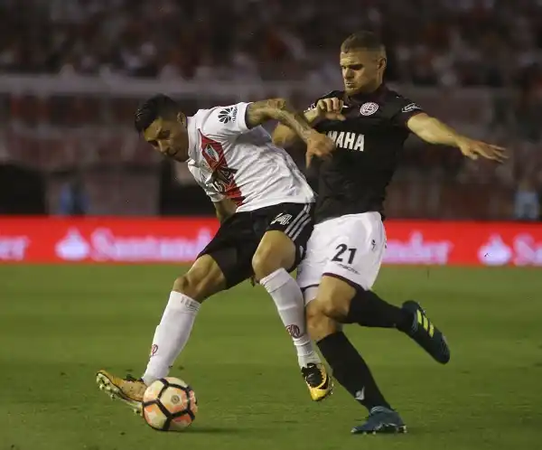 Lanús recibe a River para definir el finalista argentino de la Copa