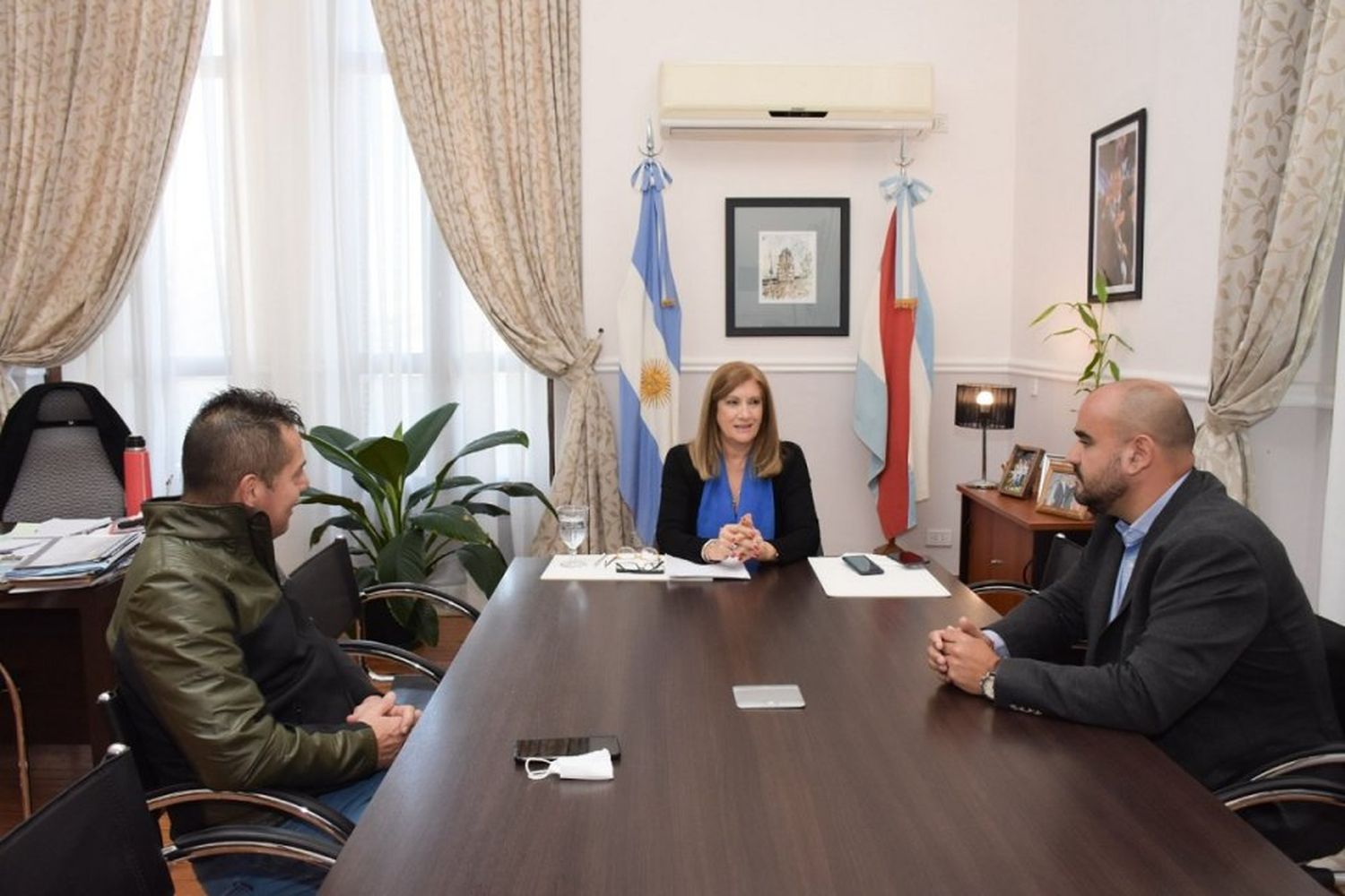 Gamarra propuso sacar la reelección a los legisladores y modificar el financiamiento