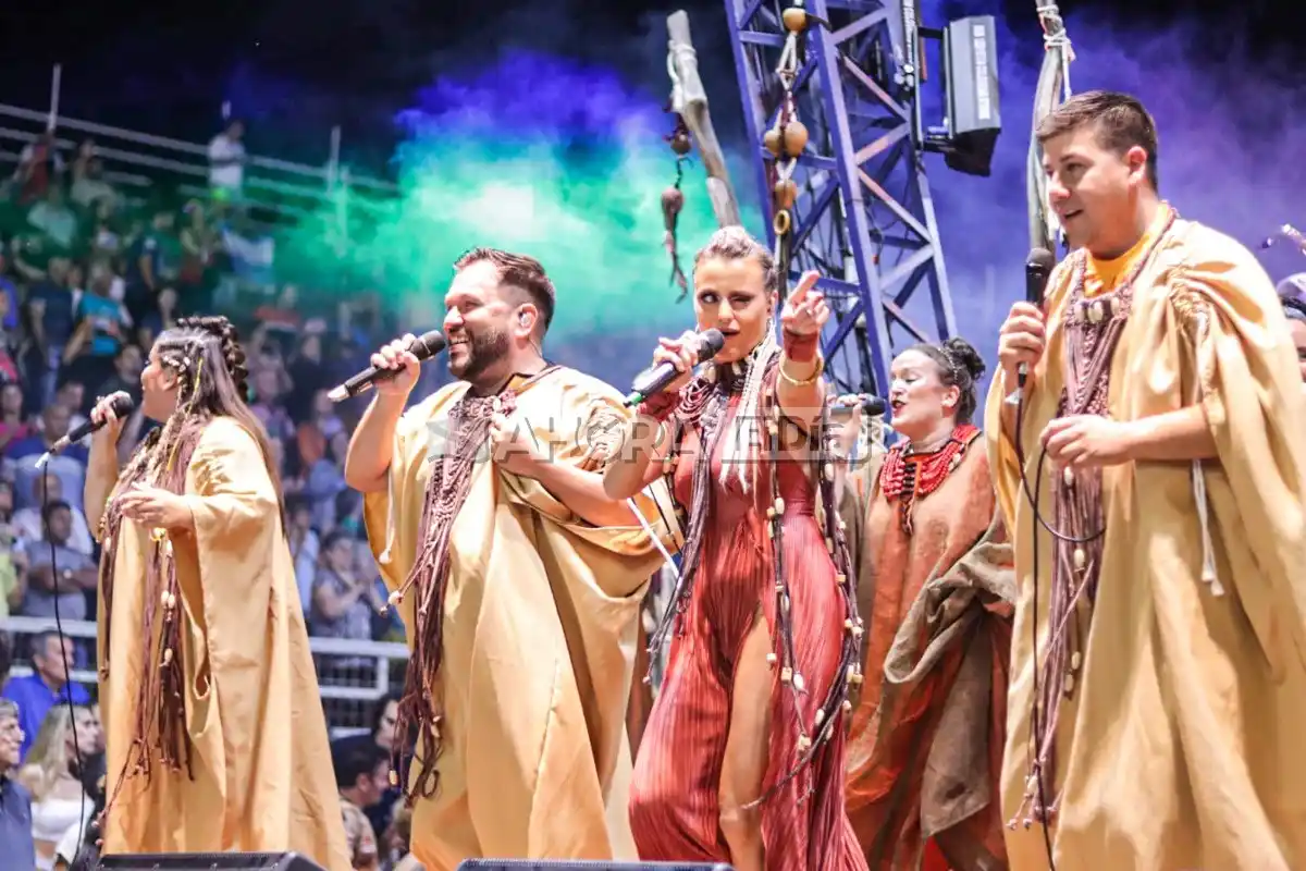 Kamarr presentó "Un carnaval azul y negro", su nueva canción para la edición 2025