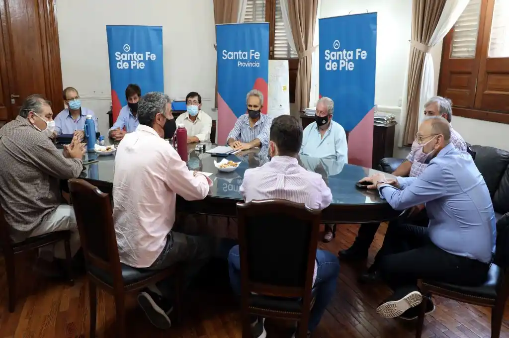 Firma de convenios del Plan Incluir con comunas del departamento La Capital