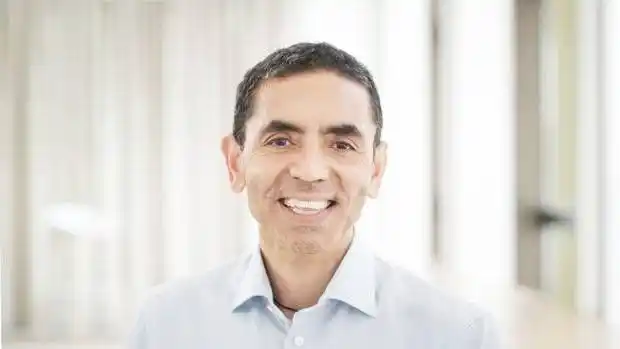 El creador de la vacuna de Pfizer estima que incluso con dosis de refuerzo las personas pueden transmitir �micron