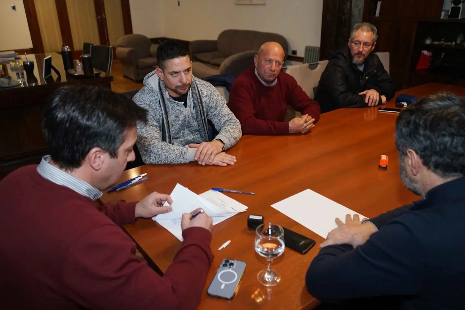 La paritaria municipal se adelantaría, pero el Ejecutivo no pagará un bono