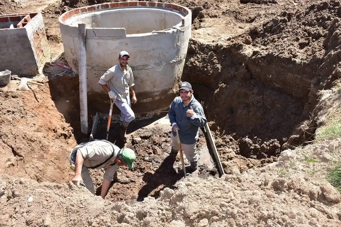 Las obras de agua y saneamiento llevan calidad de vida y desarrollo a los barrios populares