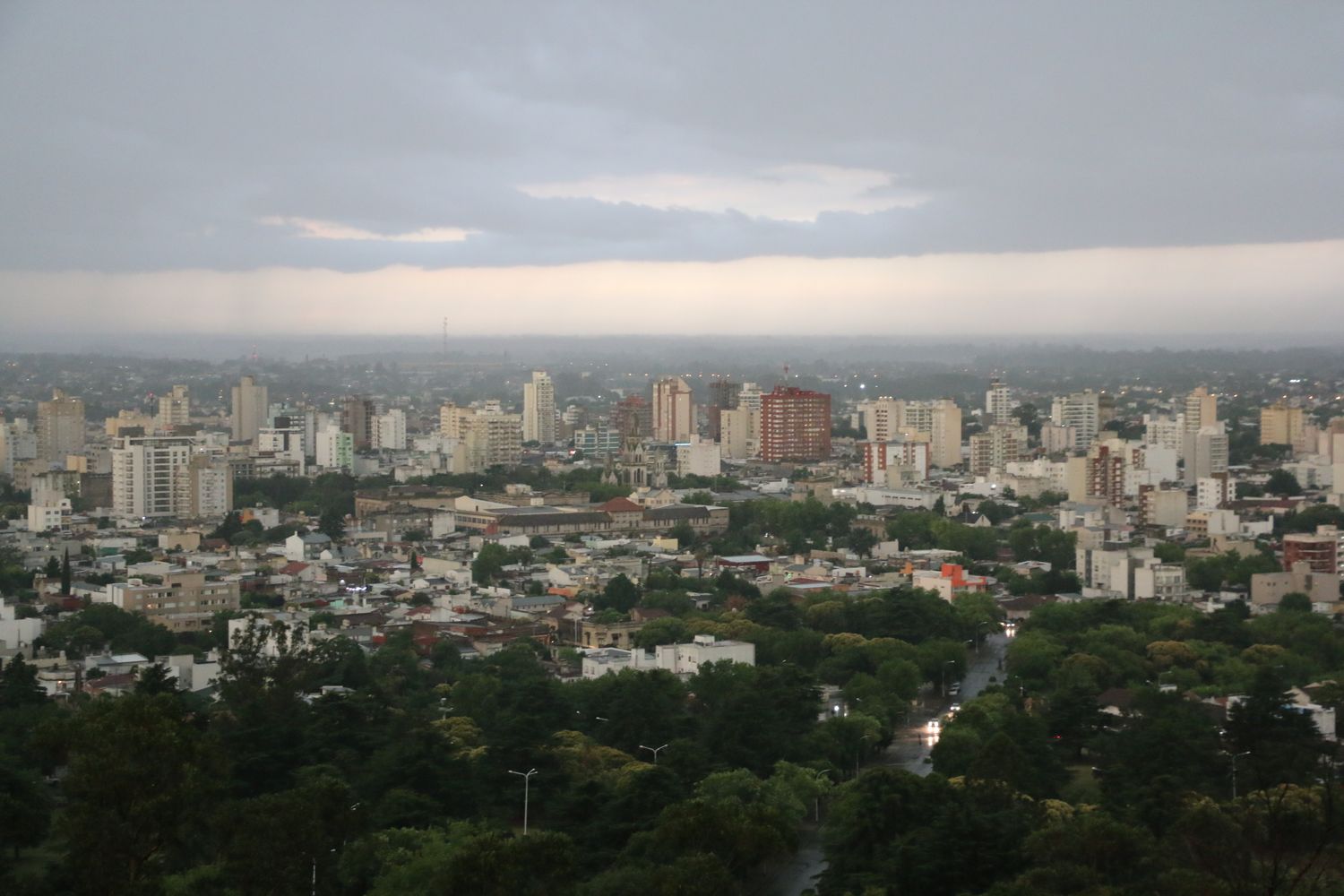 Alerta meteorológico a corto plazo por tormentas fuertes y ocasional caída de granizo