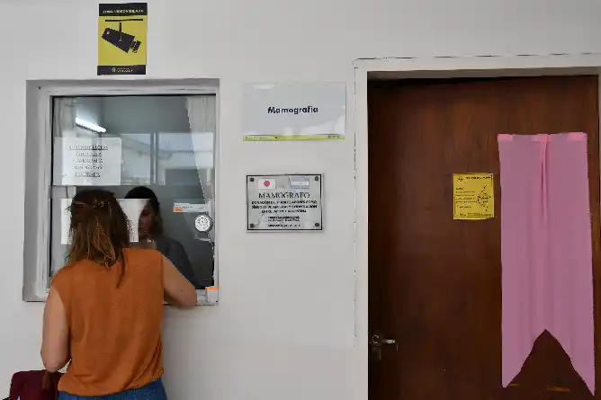 Octubre Rosa: Durante octubre, el Hospital Municipal realiza mamografías todos los días