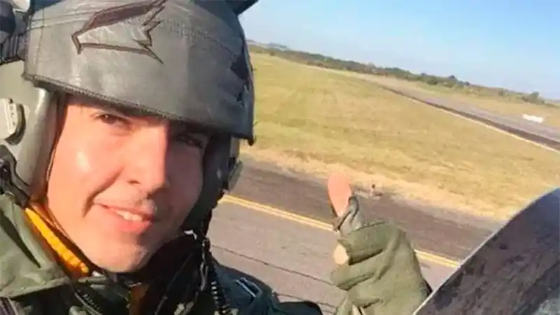 Quien era Gonzalo Britos, el joven entrerriano que murió tras ser eyectado de su avioneta