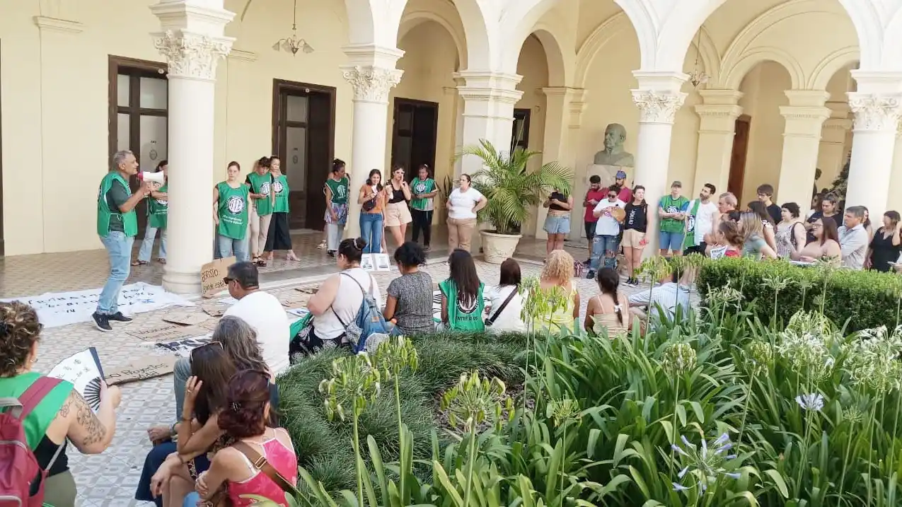ATE se movilizó en Casa de Gobierno por la no renovación de contratos y falta de paritarias
