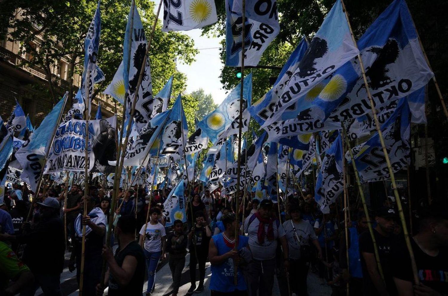 El peronismo marchó por el Día de la Lealtad 