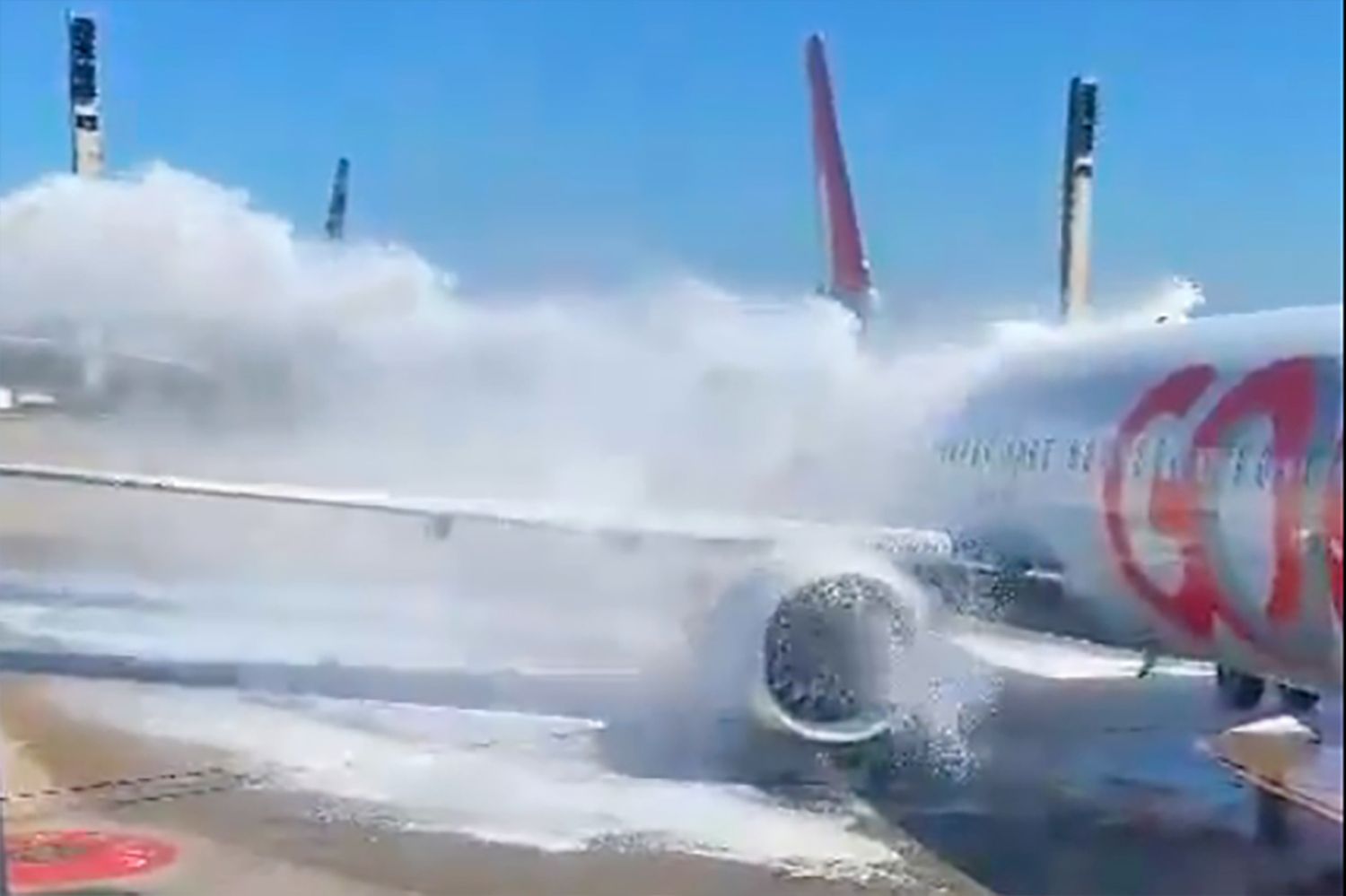 Se incendió el tren de aterrizaje de un Boeing de GOL tras aterrizar en Galeão