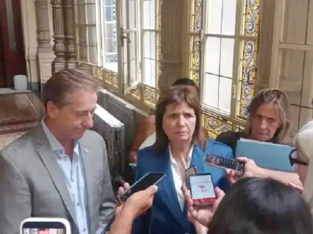 Sin revelar los cambios al dictamen, Bullrich y
aliados resolvieron pedir la sesión para el 11