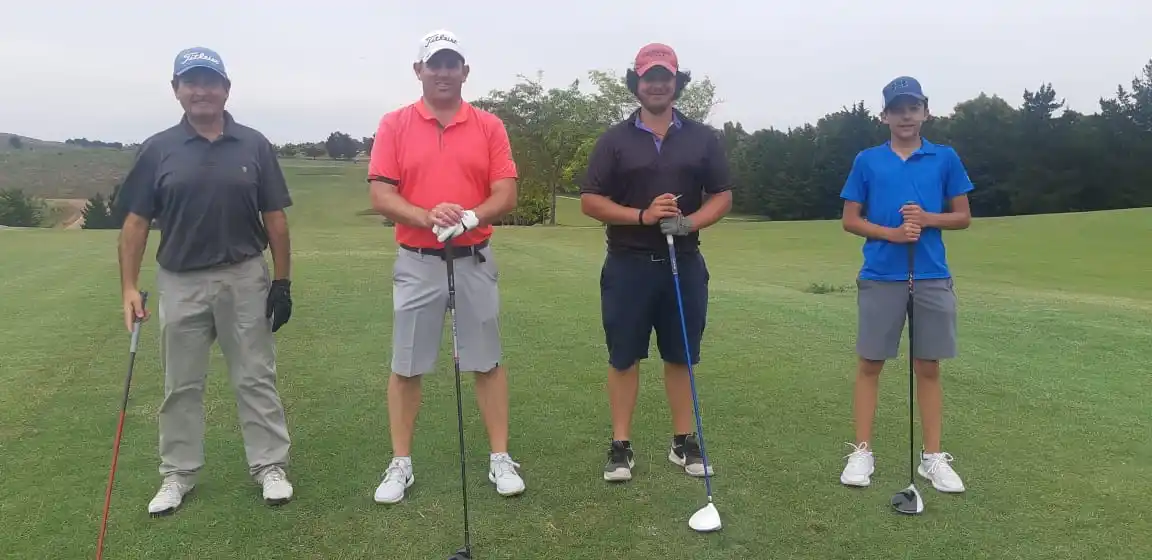 López, Martínez, Michelli y Salvi; en El Valle.