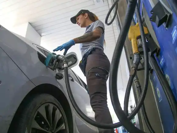 Por segundo mes, aumentó la venta de combustible en todo el país