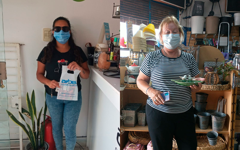 Gisela y Carmen con sus premios de Arbell y La Bomba