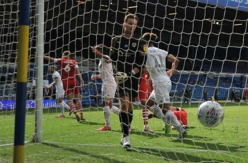 El Leeds de Bielsa ganó con lo justo y acaricia el ascenso a la Premier League