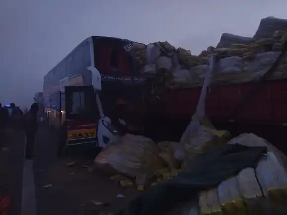 Al menos dos personas fallecidas tras un múltiple choque