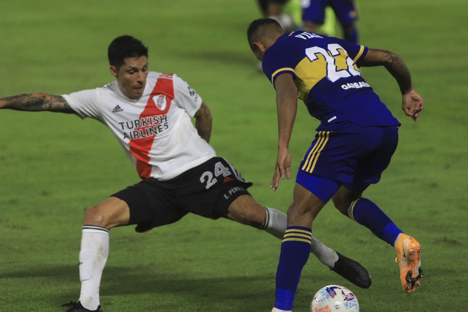 Otros cinco positivos en el plantel de River