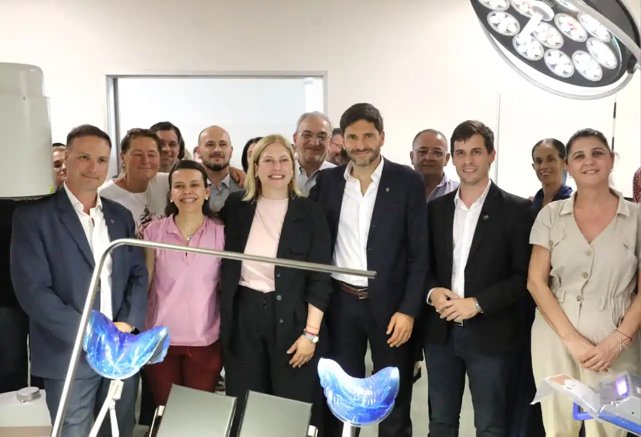 Pullaro, Scagli y Viotti junto a funcionarios provinciales recorren la obra del nuevo hospital