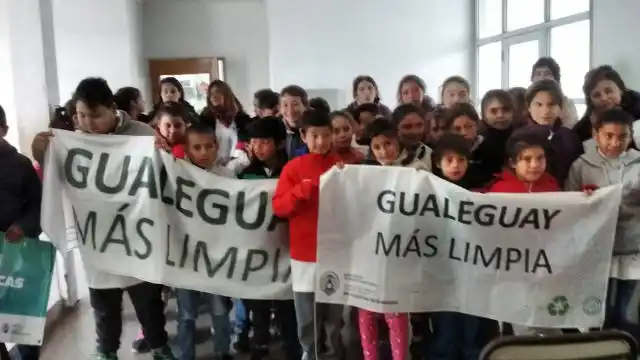 Continúa con la Campaña de Concientización “Gualeguay Más Limpia”