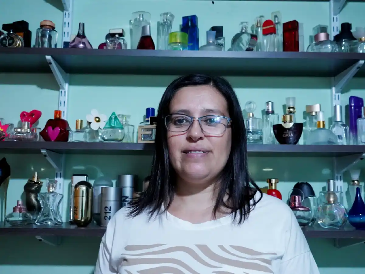 Coleccionar botellas de perfumes, la pasión de Ruth
