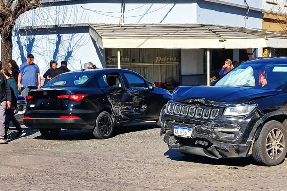 Accidente en Mitre y Aulí: una mujer trasladada al Hospital