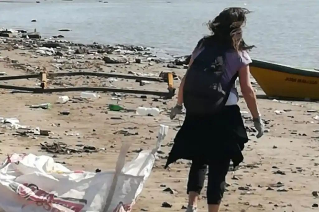 Rosario: vecinos limpiaron la costa en la zona de la Florida