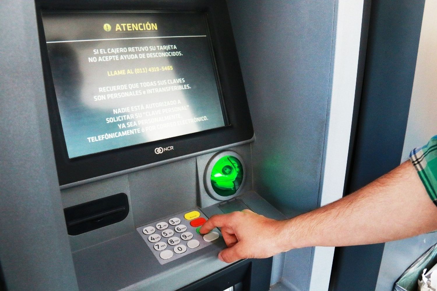 Comienza el pago de los sueldos de la administración pública
