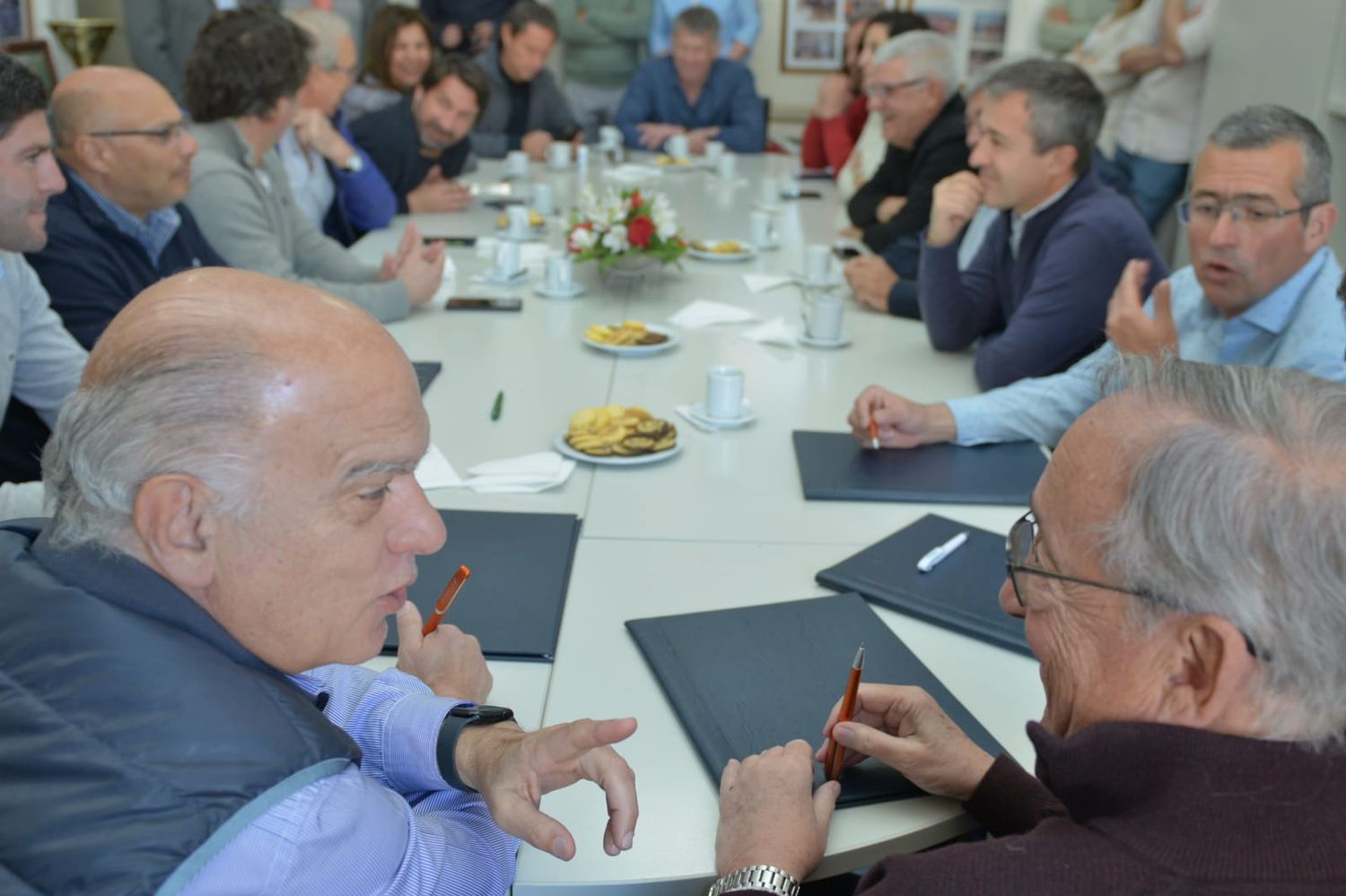 Firmaron un compromiso por la restauración del ferrocarril al Puerto de Quequén