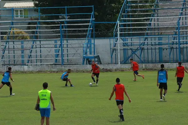 Juventud recibe a Chacarita en el Estadio de La Vía