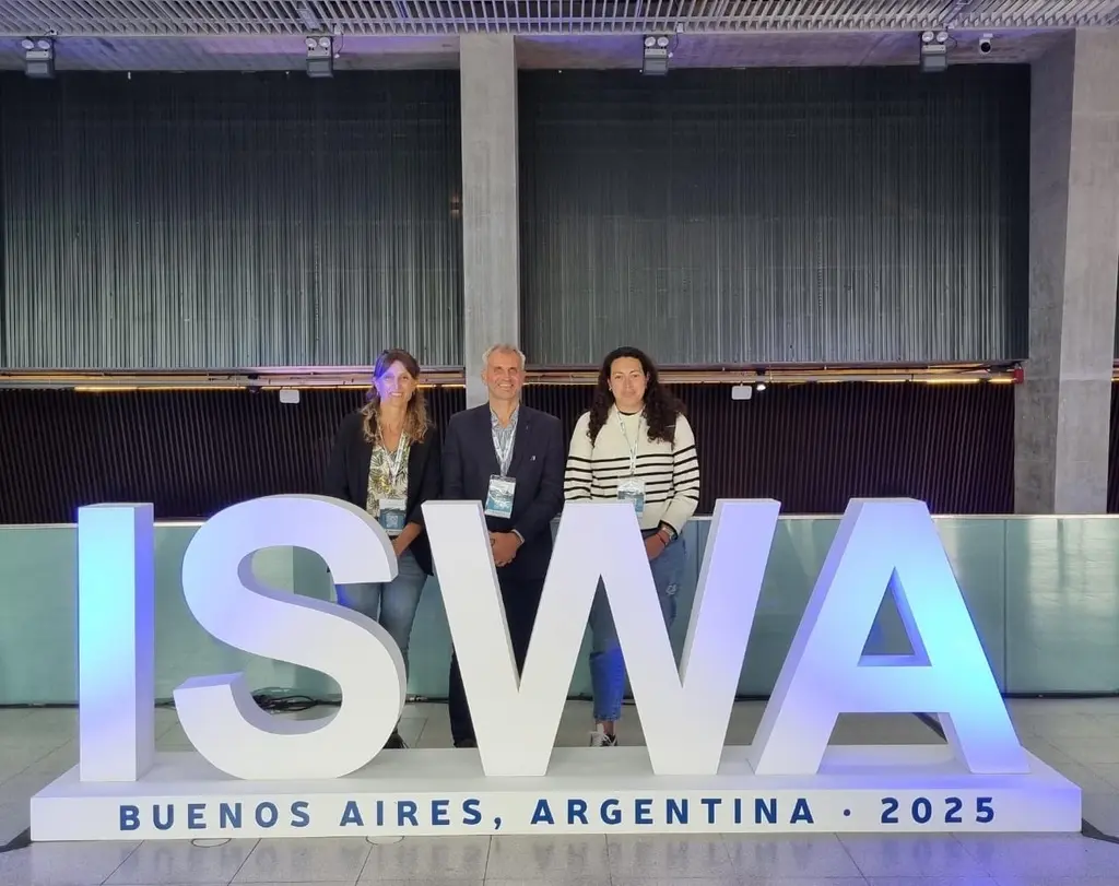 Representantes del municipio en el Congreso y Exposición Mundial Re-imaginemos los residuo