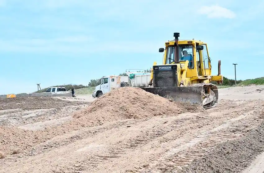 Necochea: comenzaron a entoscar los sectores de bajada y subida de vehículos 4×4