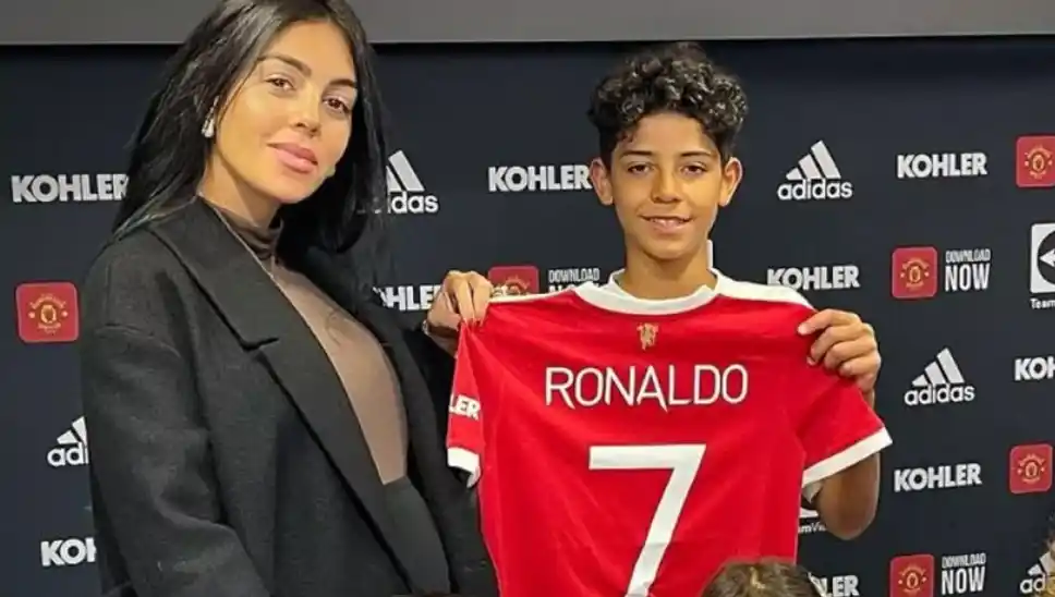 Cristiano Ronaldo Jr humilla en cancha a un influencer