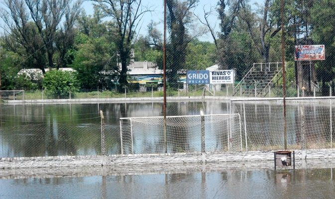 La creciente anegó a todos los clubes del Parque Unzué