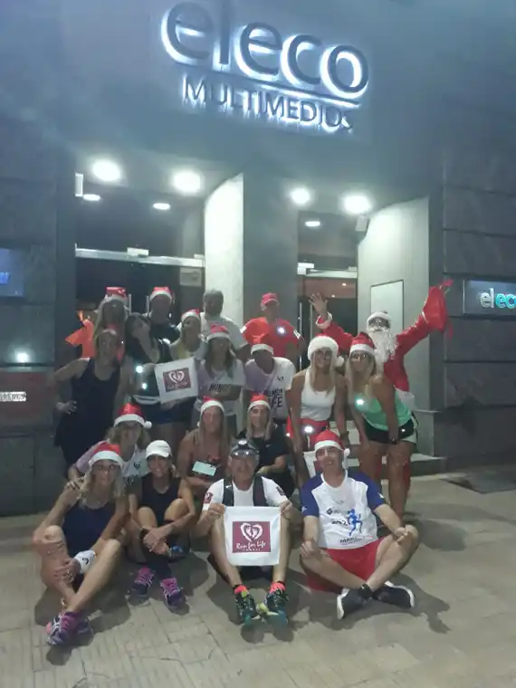 El grupo Run for Life Tandil festejó Navidad con una corrida urbana
