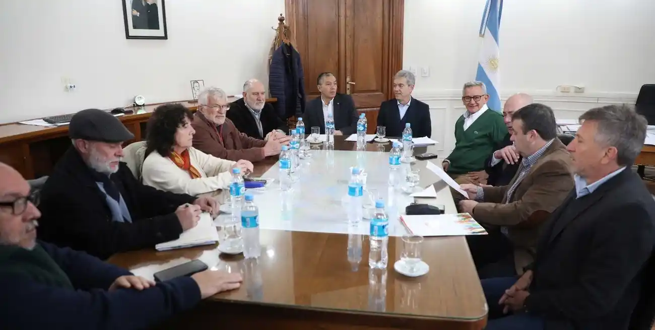 El gobierno de Santa Fe ofrece un 51 % de incremento salarial hasta fin de año a los estatales