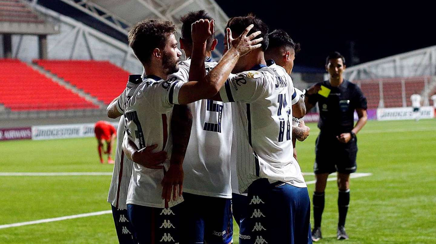 Vélez ganó un partido clave para seguir con vida en la Copa Libertadores