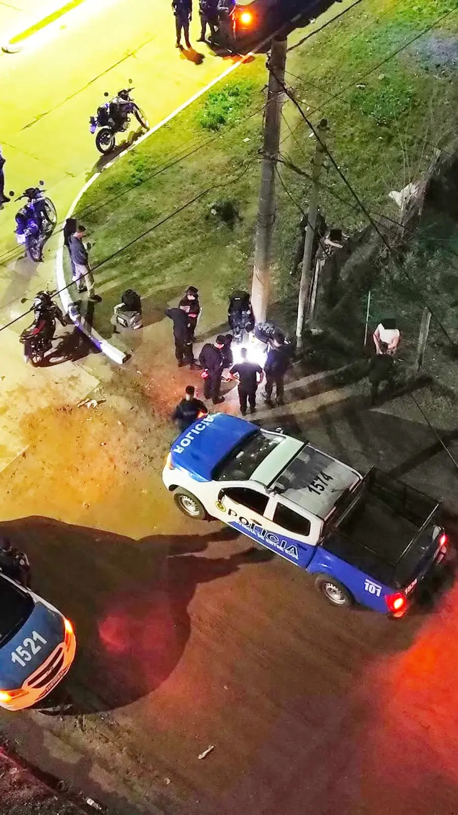 Identificaron a 52 personas, retuvieron una moto y secuestraron cocaína en operativo policial
