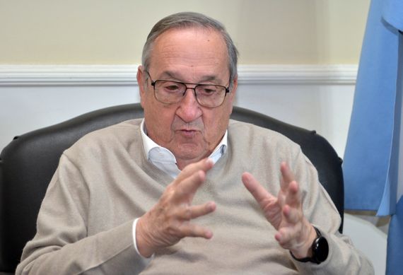 Lunghi sostuvo que espera que a Milei "le vaya bien" y que busque "la paz social"
