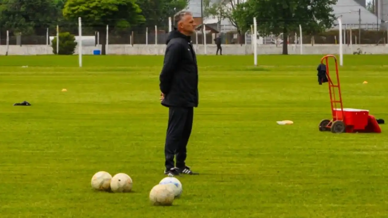 FOTO PRENSA DOUGLAS HAIG Cejas le apunta al ascenso.
