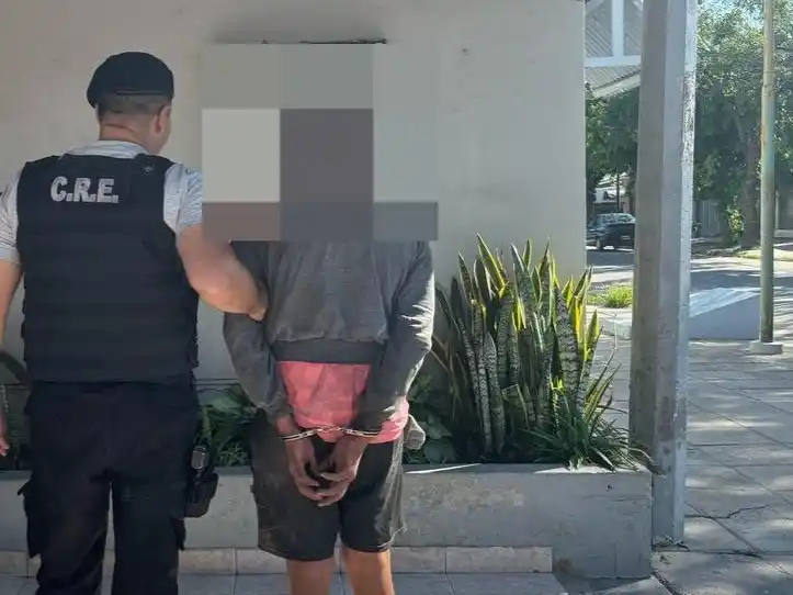 Detuvieron a un hombre que ingresó de forma violenta a una vivienda en Rafaela