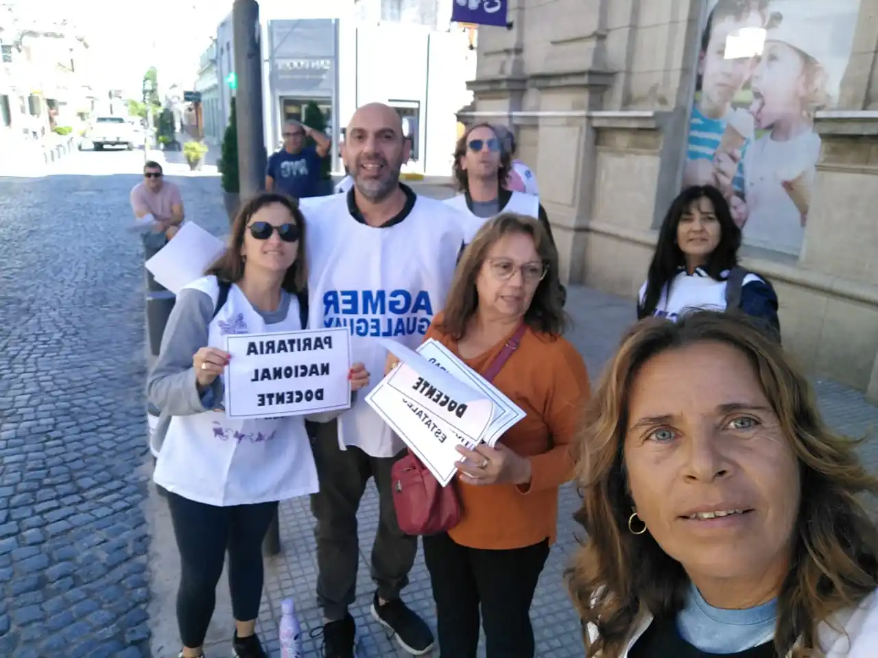 Paro de CTERA: Integrantes de Agmer entregaron panfletos en la zona céntrica