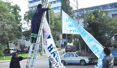 Ya no se podrán colocar afiches políticos en la vía pública