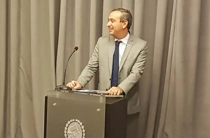 Javkin presentó el decreto de Emergencia, Ahorro y Austeridad: «Hay que poner fuerza en las prioridades»