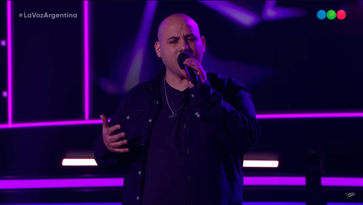 El tandilense Gabriel Franchelli se lució con una canción de Lali en los Knockouts de La Voz
