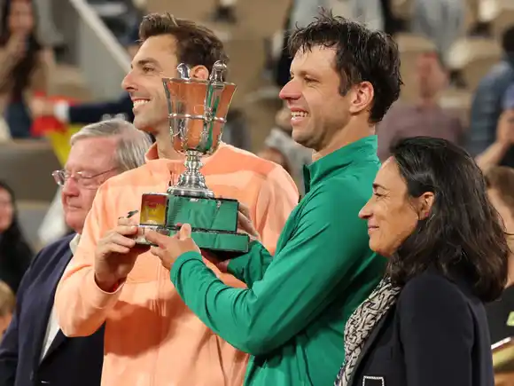 Zeballos superó otro nivel en su carrera: se consagró campeón de Roland Garros