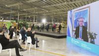 Fernández dijo tener un plan de salida a la crisis y advirtió a los empresarios